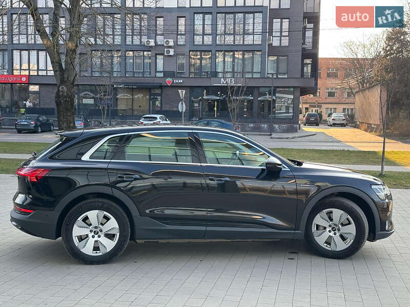 Внедорожник / Кроссовер Audi e-tron 2021 в Иршаве