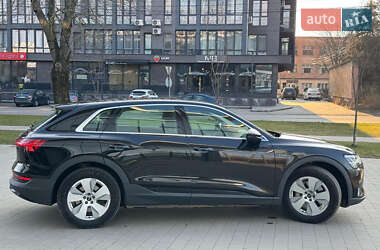 Внедорожник / Кроссовер Audi e-tron 2021 в 