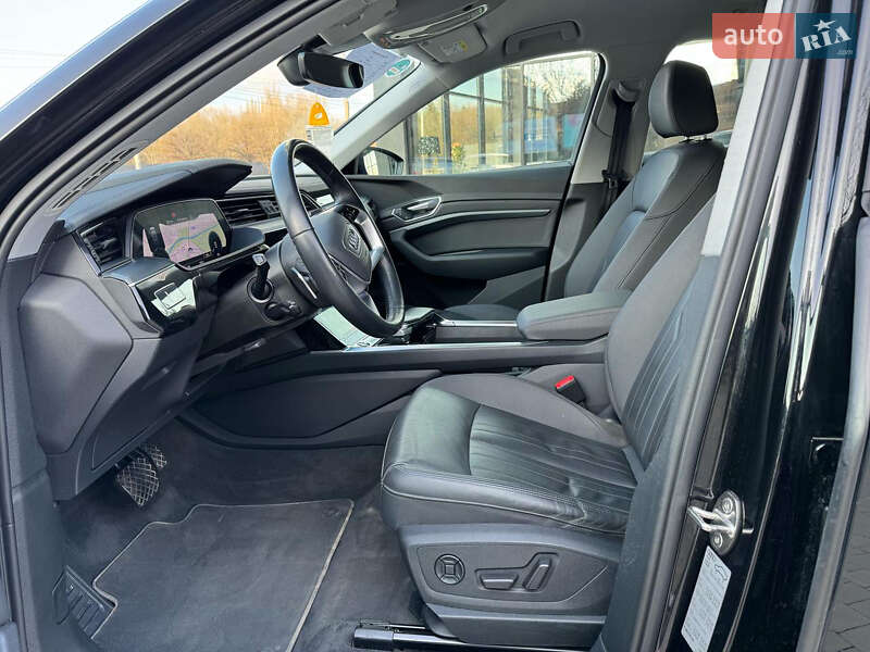 Внедорожник / Кроссовер Audi e-tron 2021 в Иршаве