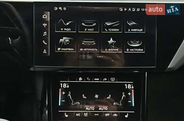 Внедорожник / Кроссовер Audi e-tron 2022 в 