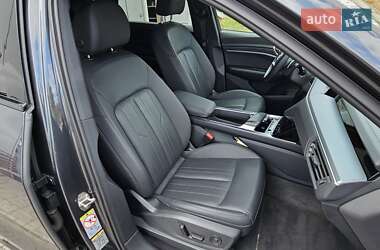 Внедорожник / Кроссовер Audi e-tron 2022 в 