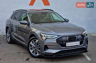Внедорожник / Кроссовер Audi e-tron 2020 в 