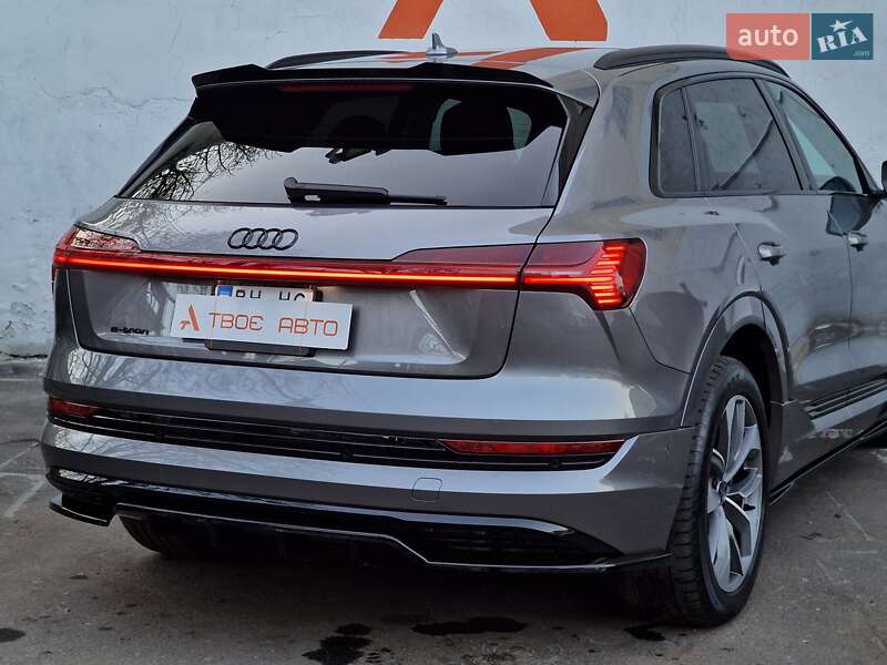 Внедорожник / Кроссовер Audi e-tron 2020 в Одессе