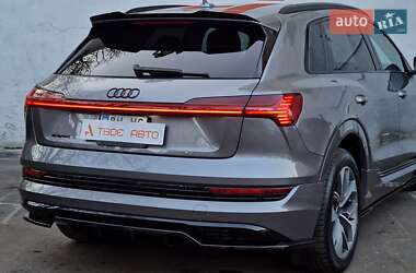 Внедорожник / Кроссовер Audi e-tron 2020 в 