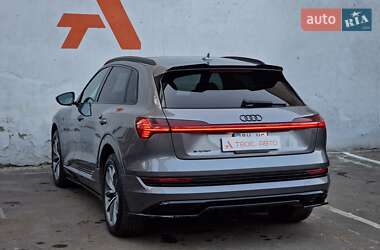 Внедорожник / Кроссовер Audi e-tron 2020 в 