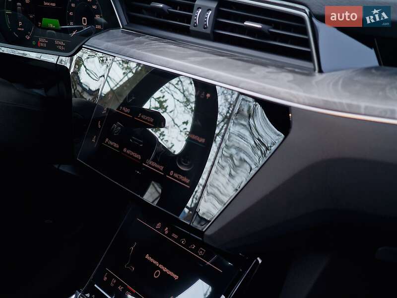 Внедорожник / Кроссовер Audi e-tron 2020 в Одессе