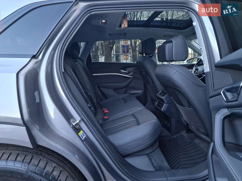 Внедорожник / Кроссовер Audi e-tron 2020 в Одессе