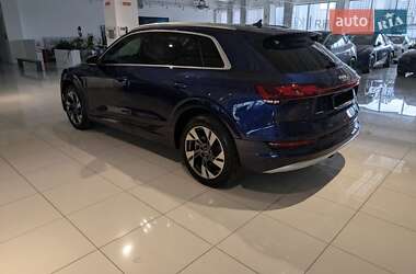 Внедорожник / Кроссовер Audi e-tron 2021 в 