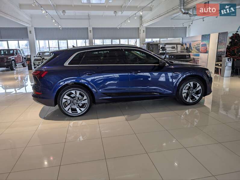 Внедорожник / Кроссовер Audi e-tron 2021 в Киеве