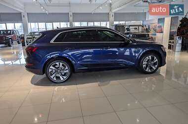 Внедорожник / Кроссовер Audi e-tron 2021 в 