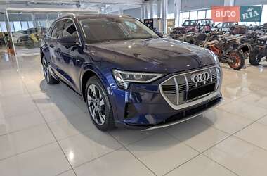 Внедорожник / Кроссовер Audi e-tron 2021 в 