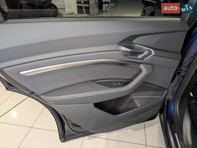 Позашляховик / Кросовер Audi e-tron 2021 в Києві