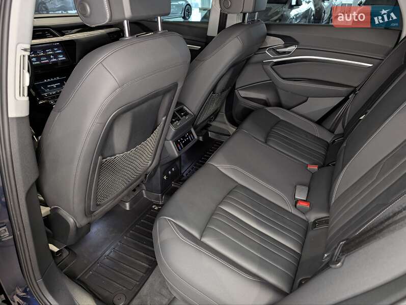 Позашляховик / Кросовер Audi e-tron 2021 в Києві