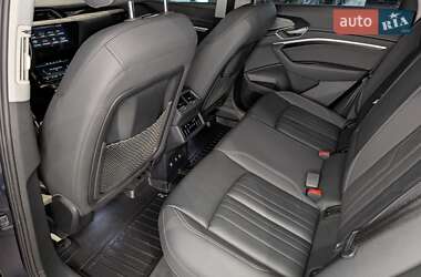 Внедорожник / Кроссовер Audi e-tron 2021 в 
