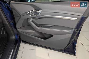 Внедорожник / Кроссовер Audi e-tron 2021 в 