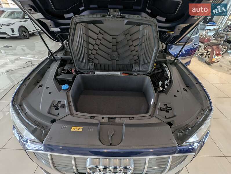 Позашляховик / Кросовер Audi e-tron 2021 в Києві