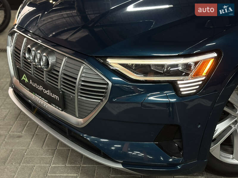 Внедорожник / Кроссовер Audi e-tron 2019 в Киеве