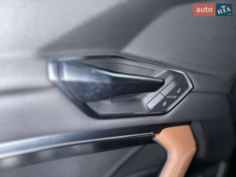 Внедорожник / Кроссовер Audi e-tron 2019 в Киеве