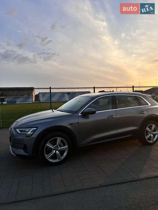 Внедорожник / Кроссовер Audi e-tron 2019 в Ужгороде фото 23 Внедорожник / Кроссовер Audi e-tron 2019 в Ужгороде