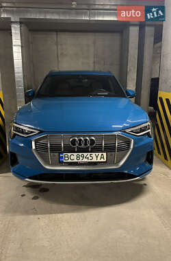 Позашляховик / Кросовер Audi e-tron 2019 в 