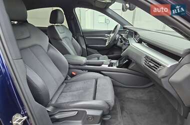 Внедорожник / Кроссовер Audi e-tron 2022 в 