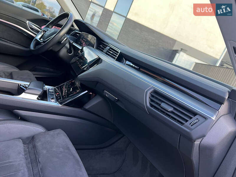 Внедорожник / Кроссовер Audi e-tron 2020 в Ужгороде