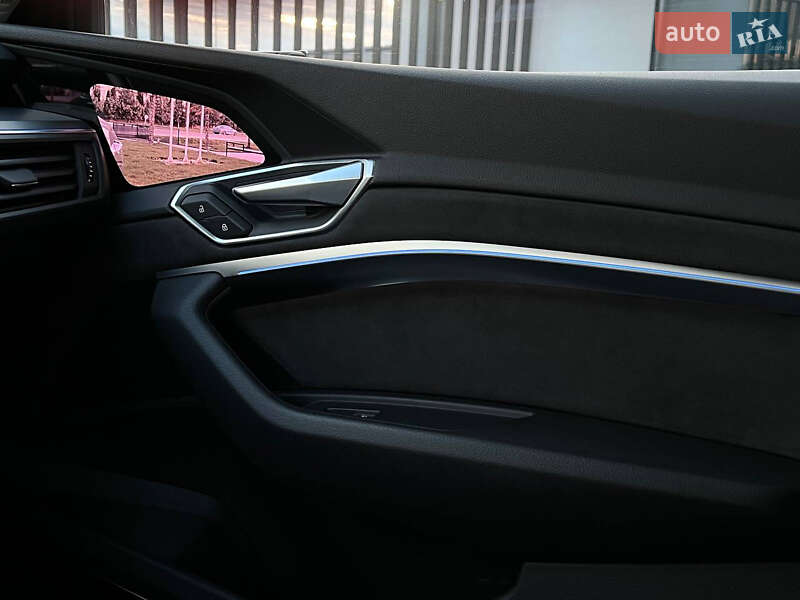 Внедорожник / Кроссовер Audi e-tron 2020 в Ужгороде