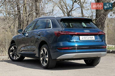 Позашляховик / Кросовер Audi e-tron 2020 в 