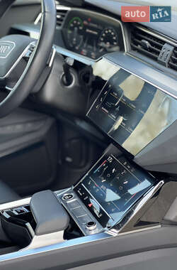 Позашляховик / Кросовер Audi e-tron 2020 в 