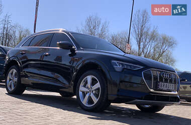 Позашляховик / Кросовер Audi e-tron 2019 в 
