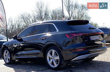 Позашляховик / Кросовер Audi e-tron 2019 в 