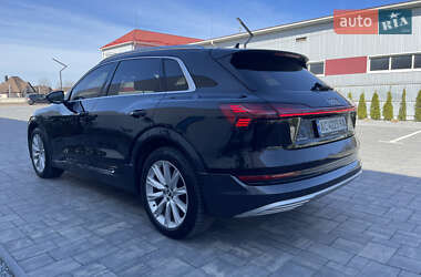 Позашляховик / Кросовер Audi e-tron 2019 в 