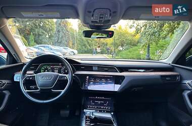 Внедорожник / Кроссовер Audi e-tron 2019 в 