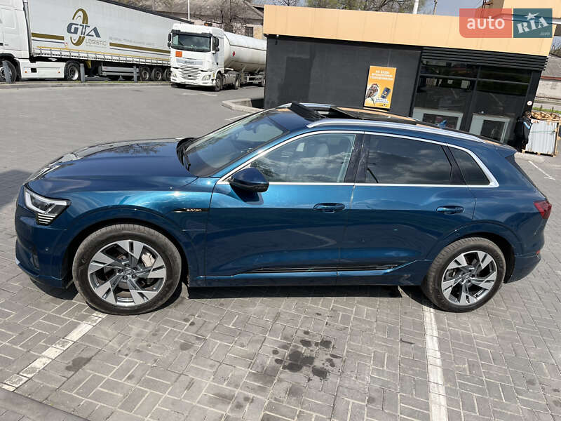 Внедорожник / Кроссовер Audi e-tron 2020 в Днепре