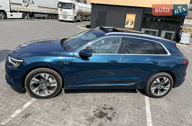 Внедорожник / Кроссовер Audi e-tron 2020 в 