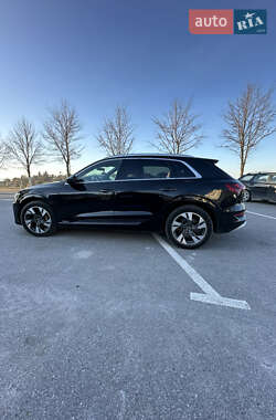 Внедорожник / Кроссовер Audi e-tron 2021 в 