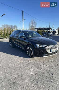 Внедорожник / Кроссовер Audi e-tron 2021 в 