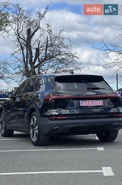 Внедорожник / Кроссовер Audi e-tron 2023 в 