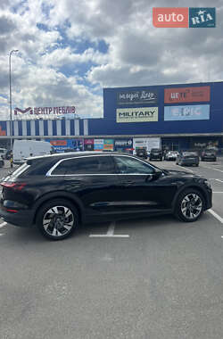 Внедорожник / Кроссовер Audi e-tron 2023 в 