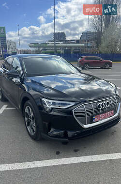 Внедорожник / Кроссовер Audi e-tron 2023 в 