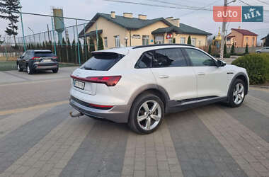 Внедорожник / Кроссовер Audi e-tron 2019 в 