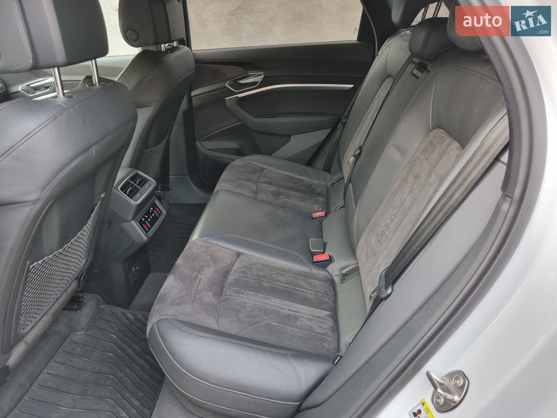2019 Audi e-tron - мініатюра 31