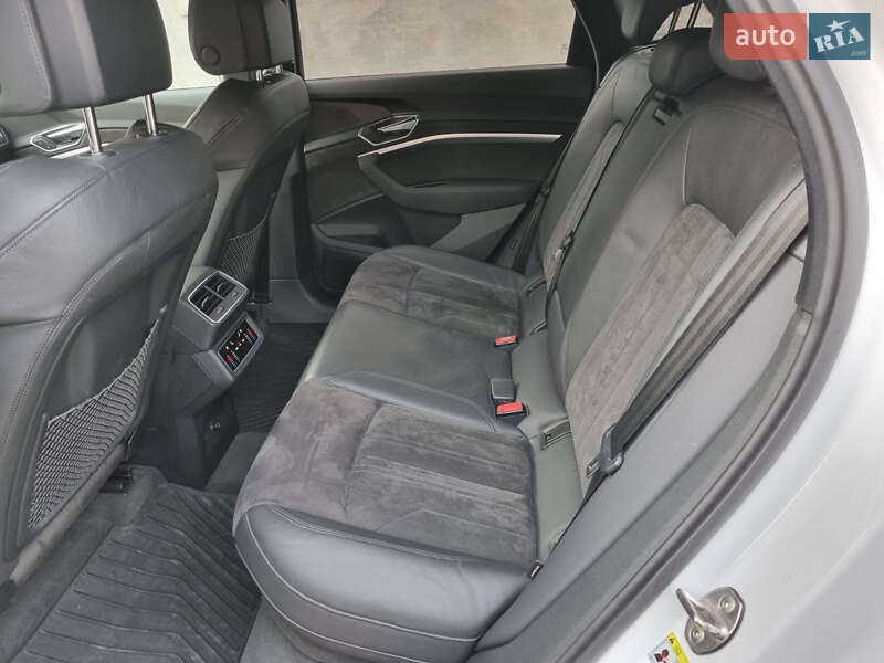 Внедорожник / Кроссовер Audi e-tron 2019 в Львове
