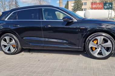 Позашляховик / Кросовер Audi e-tron 2020 в 