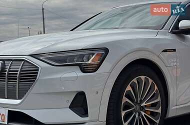 Внедорожник / Кроссовер Audi e-tron 2019 в 