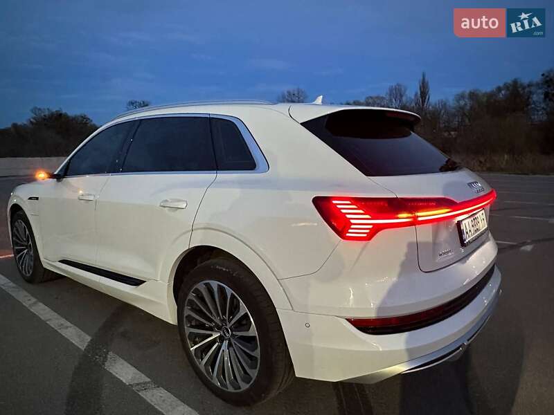 Внедорожник / Кроссовер Audi e-tron 2020 в Киеве