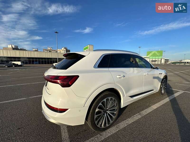 Внедорожник / Кроссовер Audi e-tron 2020 в Киеве