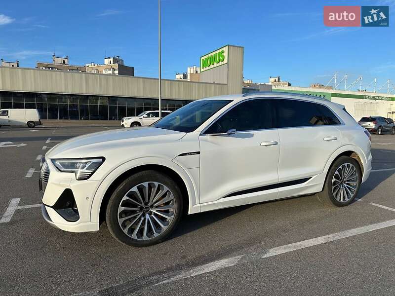 Внедорожник / Кроссовер Audi e-tron 2020 в 