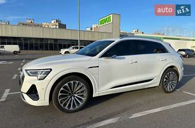 Внедорожник / Кроссовер Audi e-tron 2020 в 