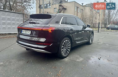 Внедорожник / Кроссовер Audi e-tron 2019 в 